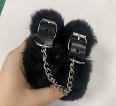 Черные наручники на цепи с меховой опушкой - Лунный свет - купить с доставкой в Череповце