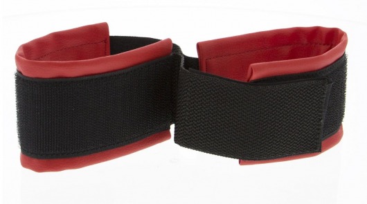 Полиуретановые манжеты для фиксации рук вместе Bound Together Wrist Restraints - Blush Novelties - купить с доставкой в Череповце